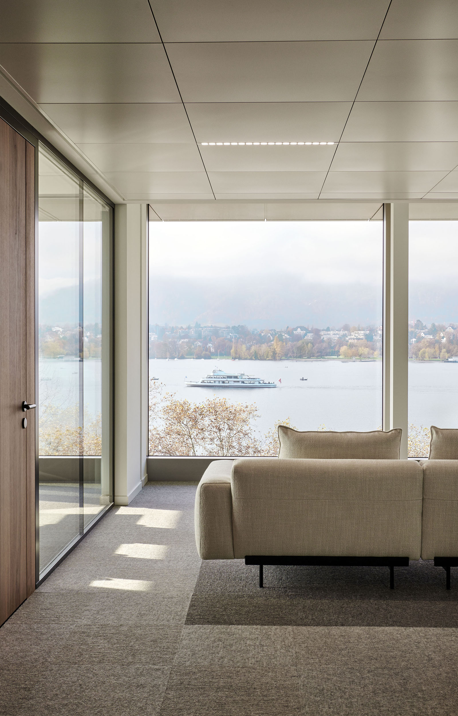 Banking & Finance. Workspaces. Offices. Lounge Meeting. Private Bank Zurich - MACH Architektur.
