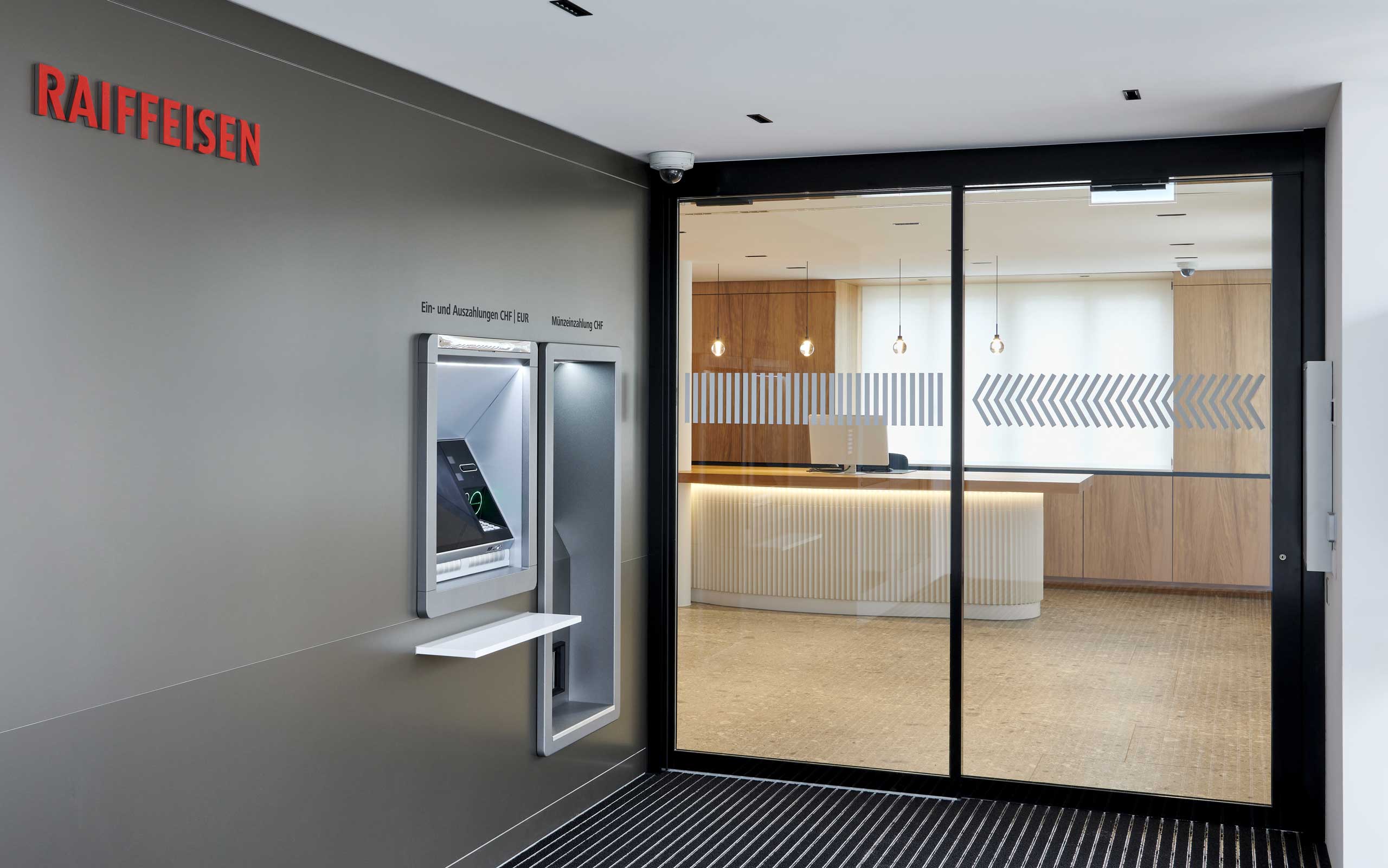 Banking & Finance. 24h Zone. Raiffeisen Bank - MACH Architektur.